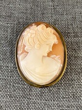 Old Shell CAMEO Brooch Pendant