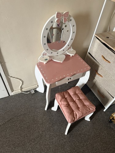 Princess vanity dressing - princess,