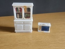 Vntage Dolls House White