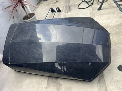 Roof box - roof,