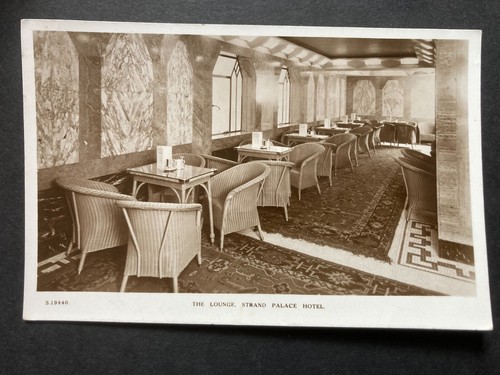 The lounge with lloyd - lounge, loom