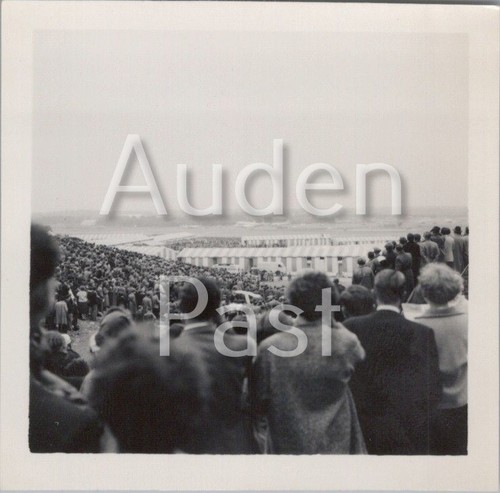 Farnborough air show crowd - show,