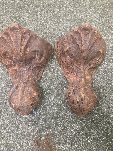 Antique cast iron roll - cast,