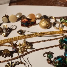 Range of Broken Vintage Jewellery Mixed Bundle Job Lot Spares Repair