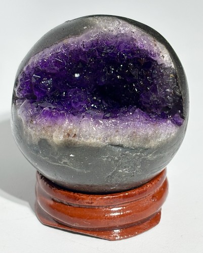 Stunning amethyst crystal ball - stunning,