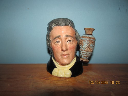 Royal doulton small character - royal,
