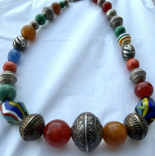 Chunky necklace trading - chunky, necklace.