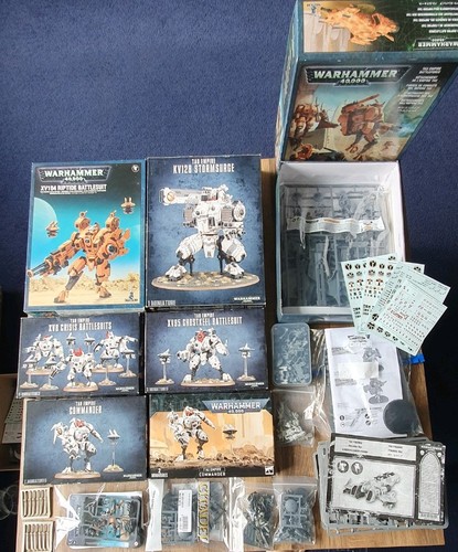 40k tau army mostly - new, box