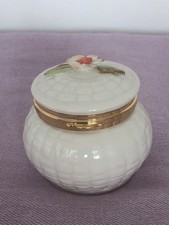 Belleek flowers the - of,