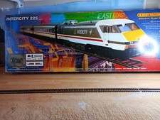 Hornby R824 Intercity 225 Swallow livery Class 91 train set COMPLETE TESTED (ML)