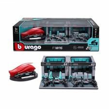 Burago MERCEDES 1:43 Formula 1 Deluxe Pit Set - Garages / Pit Crew / 3 x F1 Cars