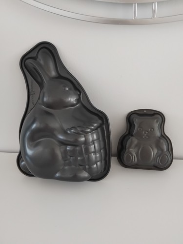 Large rabbit and small - rabbit,