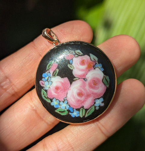 Vintage 9ct rose gold hand - rose,