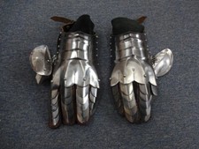 Medieval Articulated Gauntlets - 16 Gauge Steel - Re-enactment / LARP or Display