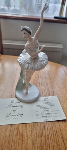 Coalport dame margot fonteyn - coalport,