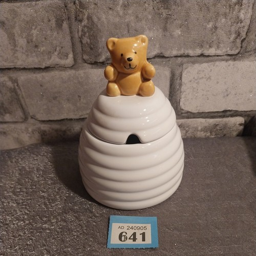 Vintage bear beehive honey - on,