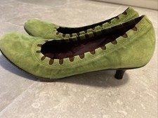 Luc Berjen Green Suede Kitten Heels, Size 9. EU 39. Italy