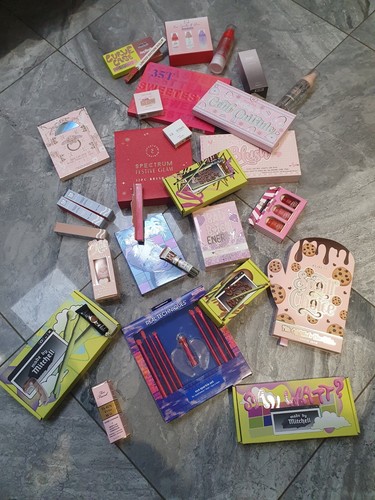Health beauty makeup bundle - &,