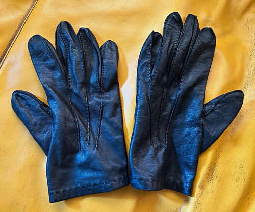 Black leather wrist - wrist, gloves