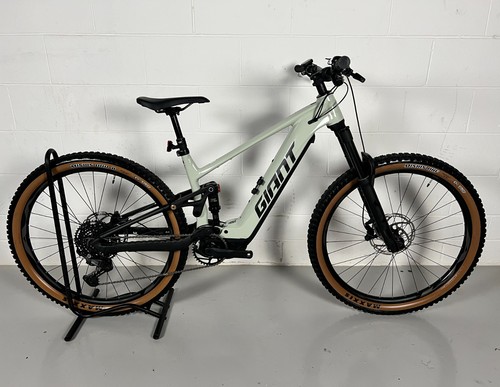 Giant stance 2 - e, full