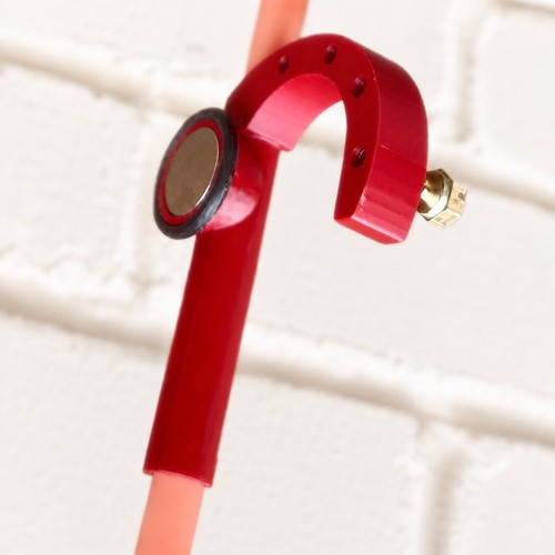 Magnetic manometer hose - hook, u