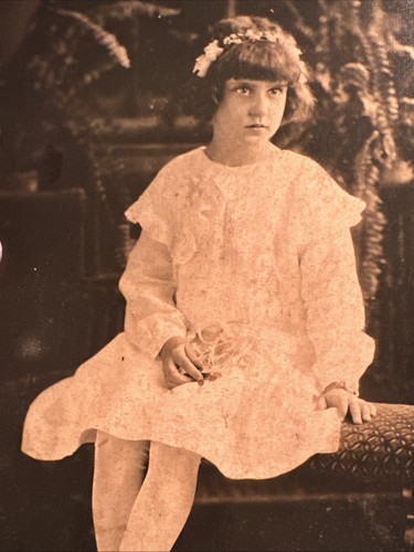 Antique child portrait girl - child,