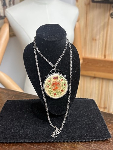 Vintage 1977 enamelled r - 1977,