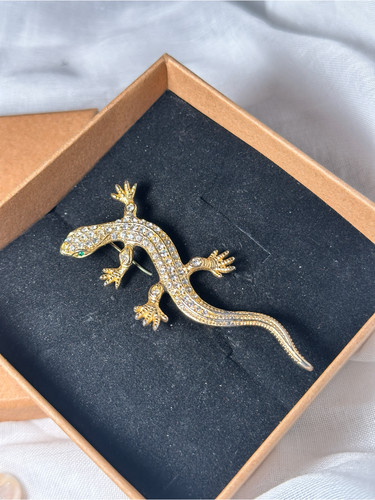 Vintage gold tone lizard - gold,