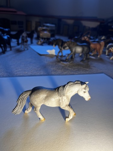 Schleich 2004 grey - grey, pony