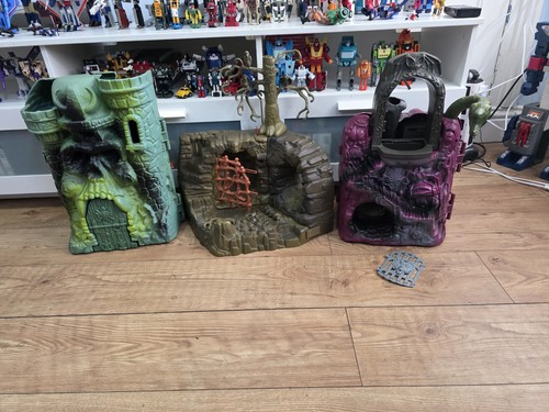 Man masters the universe - man,