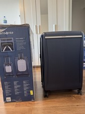 Samsonite Spinner 4-Wheel Lightweight Suitcase