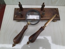 Antique Style Magnifying Glass Set On Wooden Base Stand Desk Decor