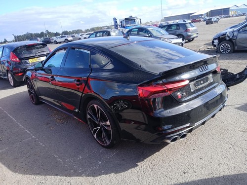 Audi sportback black - s5,