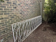 Heavy iron railings removed from 1960’s Interior. 85cm tall 335cm long.