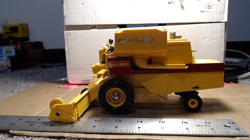 1982 britains new holland tr85 - holland,