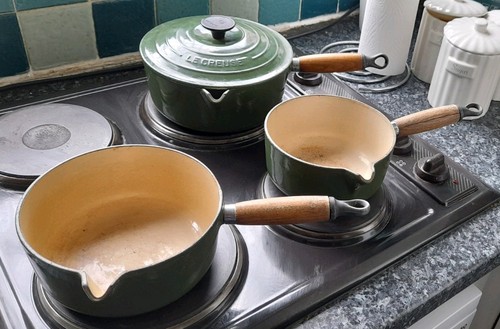 Creuset dark green - le, cast
