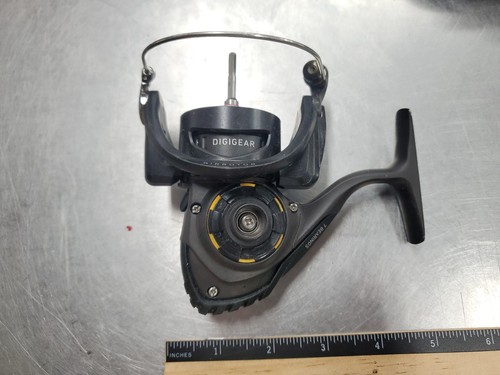 Daiwa 4000 reel body parts - reel,