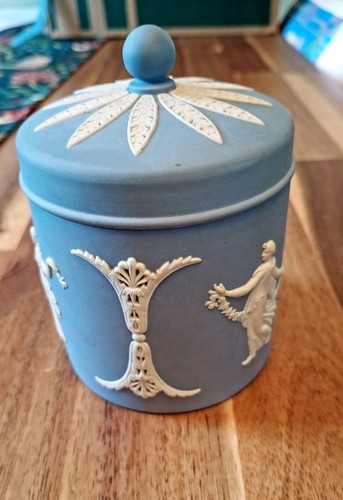 Jasperware wedgwood lidded - lidded, pot