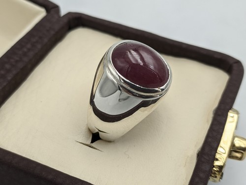 Natural cabochon cut - ruby, ring