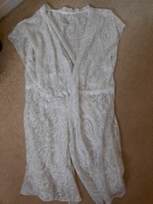 BEACH WRAP OR COVER-UP WHITE