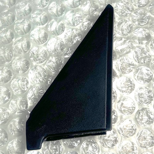 Wing mirror bolt cover front - wing,