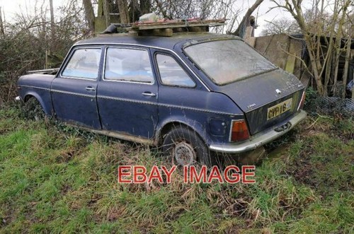 Photo old austin maxi car - austin,