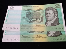 Australian $ 2 Banknotes  Conservative Pair P43e Very Good Condition