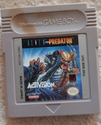 Alien predator gameboy - alien,
