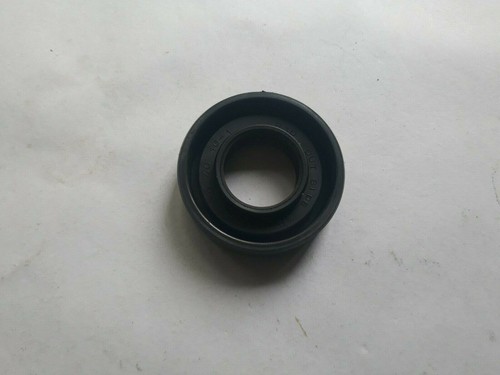 Yamaha left crank oil seal - left, no
