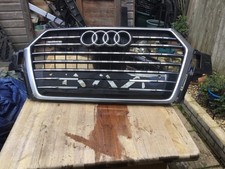 Audi Q7 4M Front Grille
