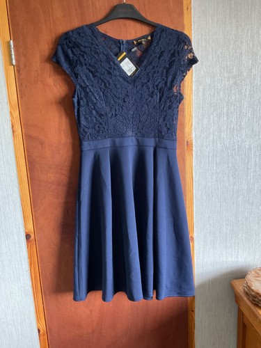 Navy blue skater line - a,