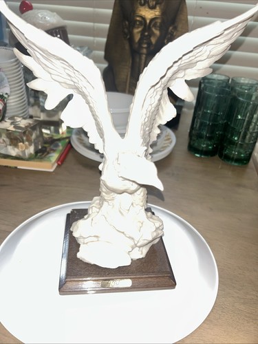 Vintage belcari white - a,