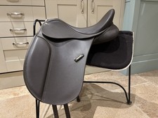  16” (40cm) Wintec dressage saddle brown adjustable N to XW fibre flocked 