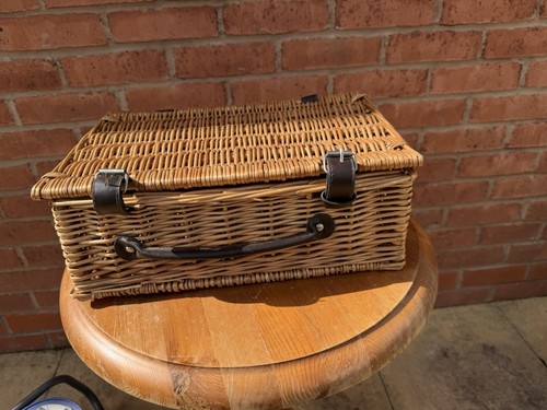 Brown wicker hamper picnic - brown,